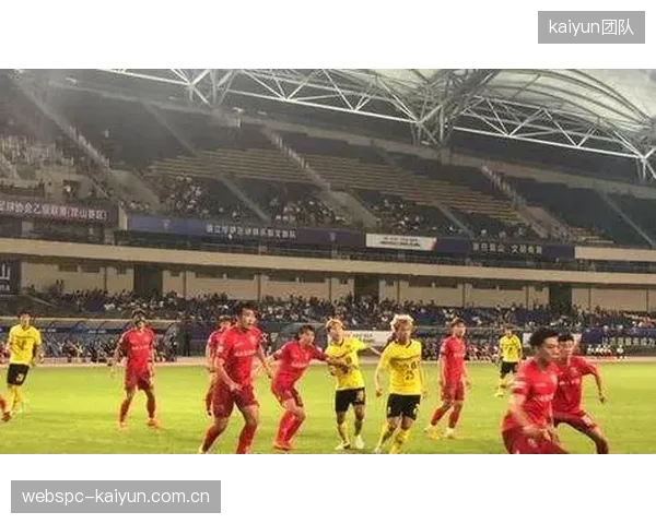 阵容结构存在老化风险，五换人规则能否成为年轻球员获得宝贵大赛经验的契机。